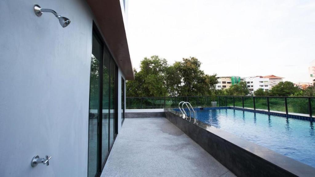 B2 South Pattaya Premier Hotel Экстерьер фото