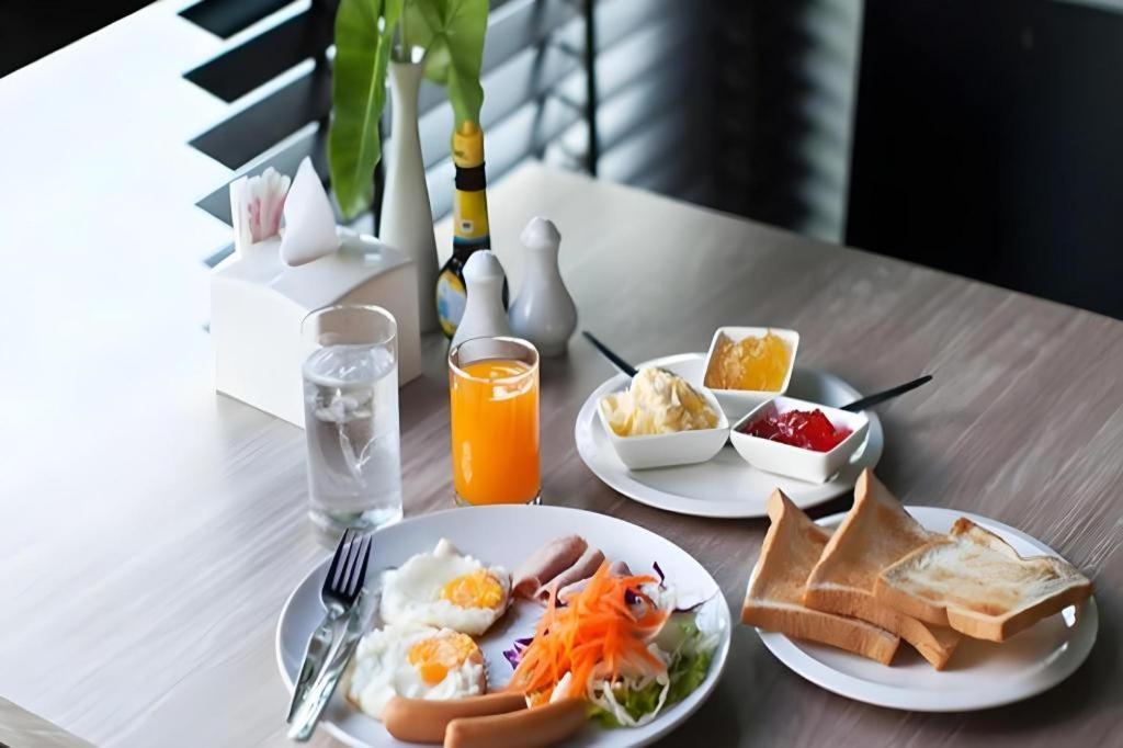 B2 South Pattaya Premier Hotel Экстерьер фото