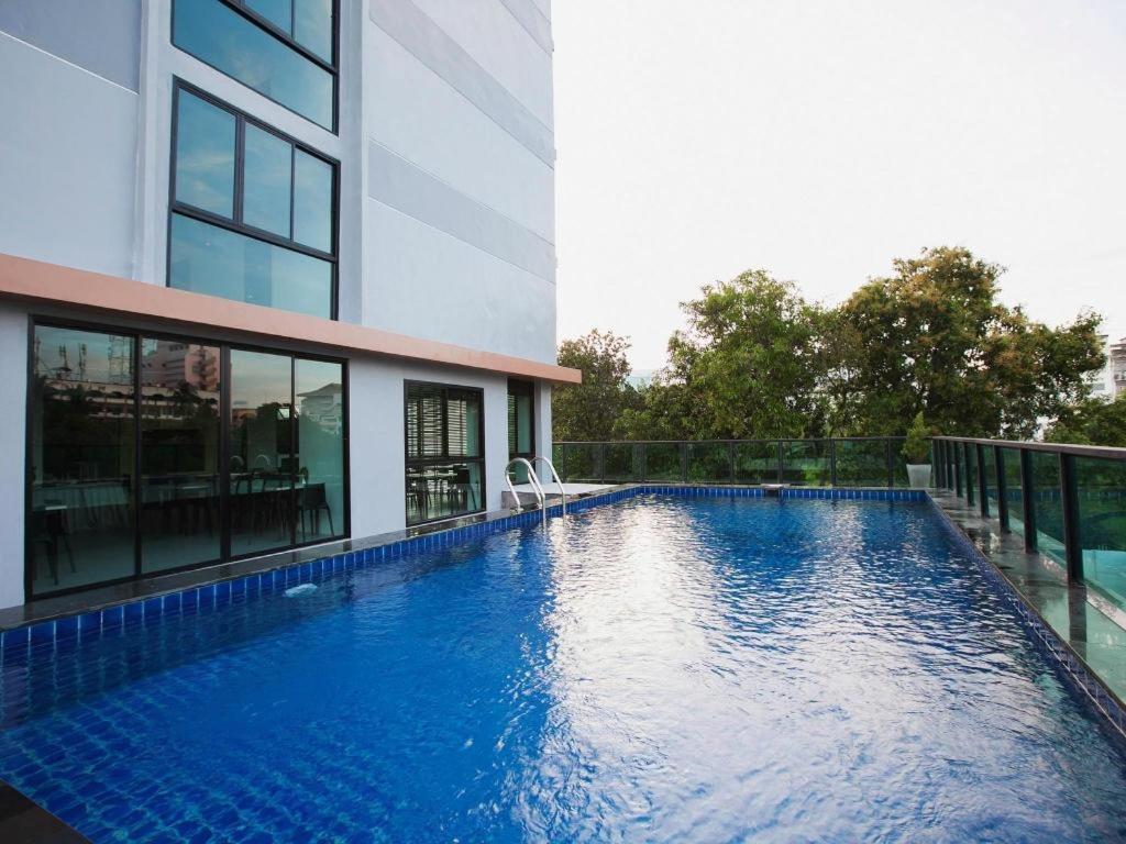 B2 South Pattaya Premier Hotel Экстерьер фото