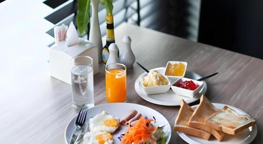 B2 South Pattaya Premier Hotel Экстерьер фото
